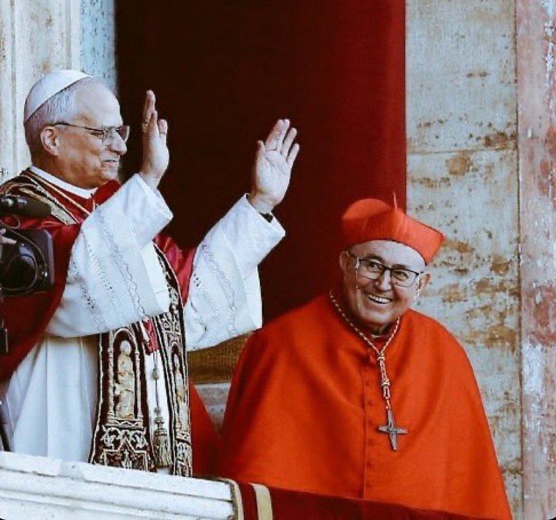 Cardenal Puljic en la Loggia de San Pedro el día del Habemus Papam